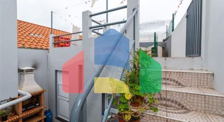 Residential - Single Family Home - T3 - Rabo de Peixe, Ribeira Grande - PT