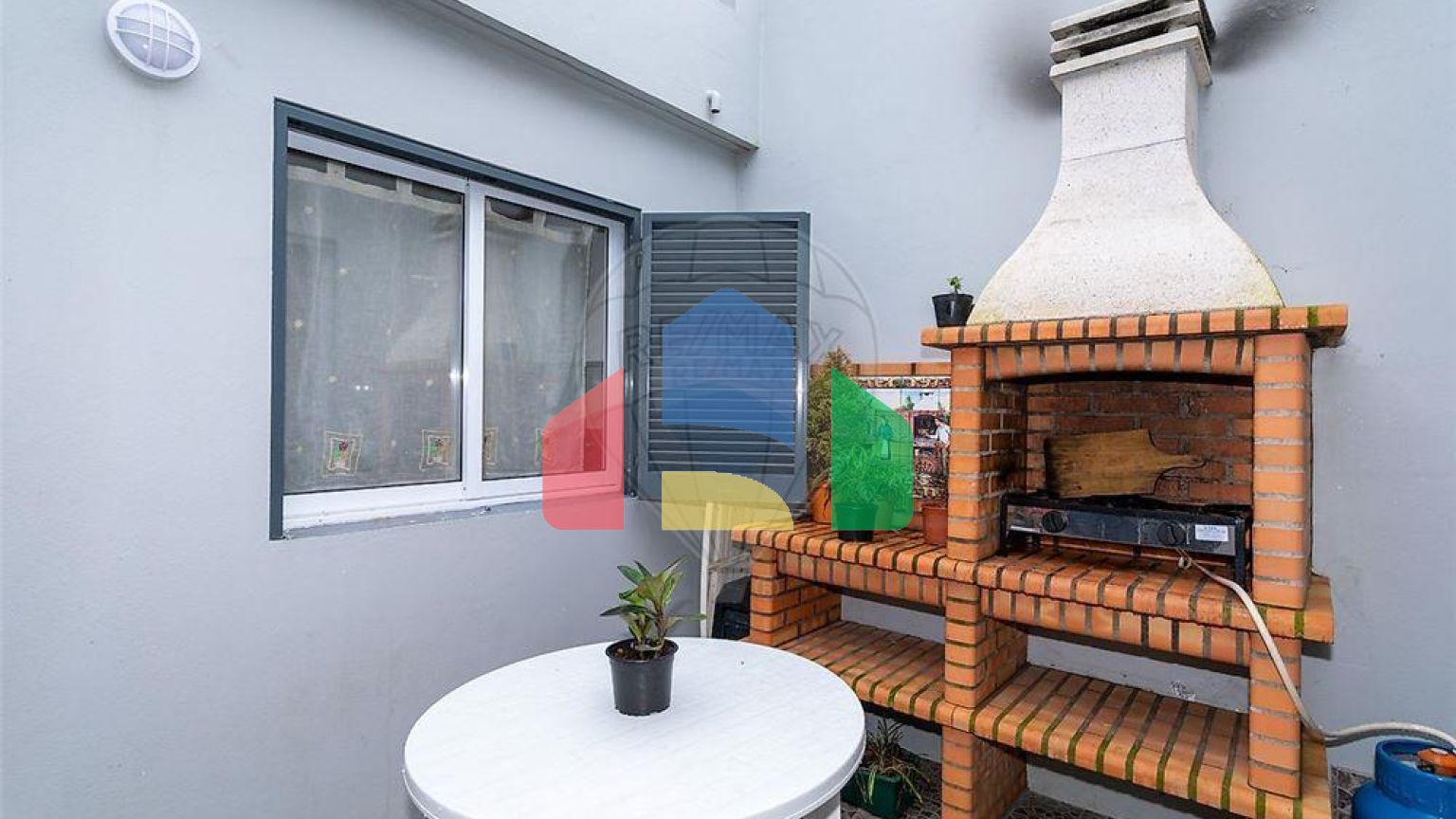 Residential - Single Family Home - T3 - Rabo de Peixe, Ribeira Grande - PT