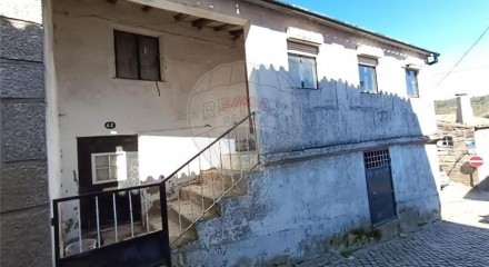 Residential - Single Family Home - T3 - Vale de Estrela, Guarda - PT