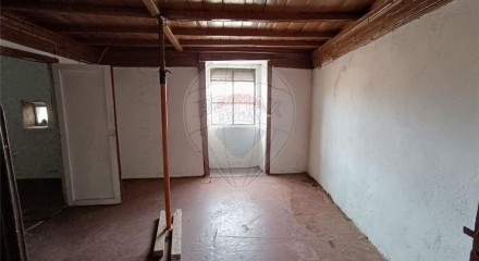 Residential - Single Family Home - T3 - Vale de Estrela, Guarda - PT