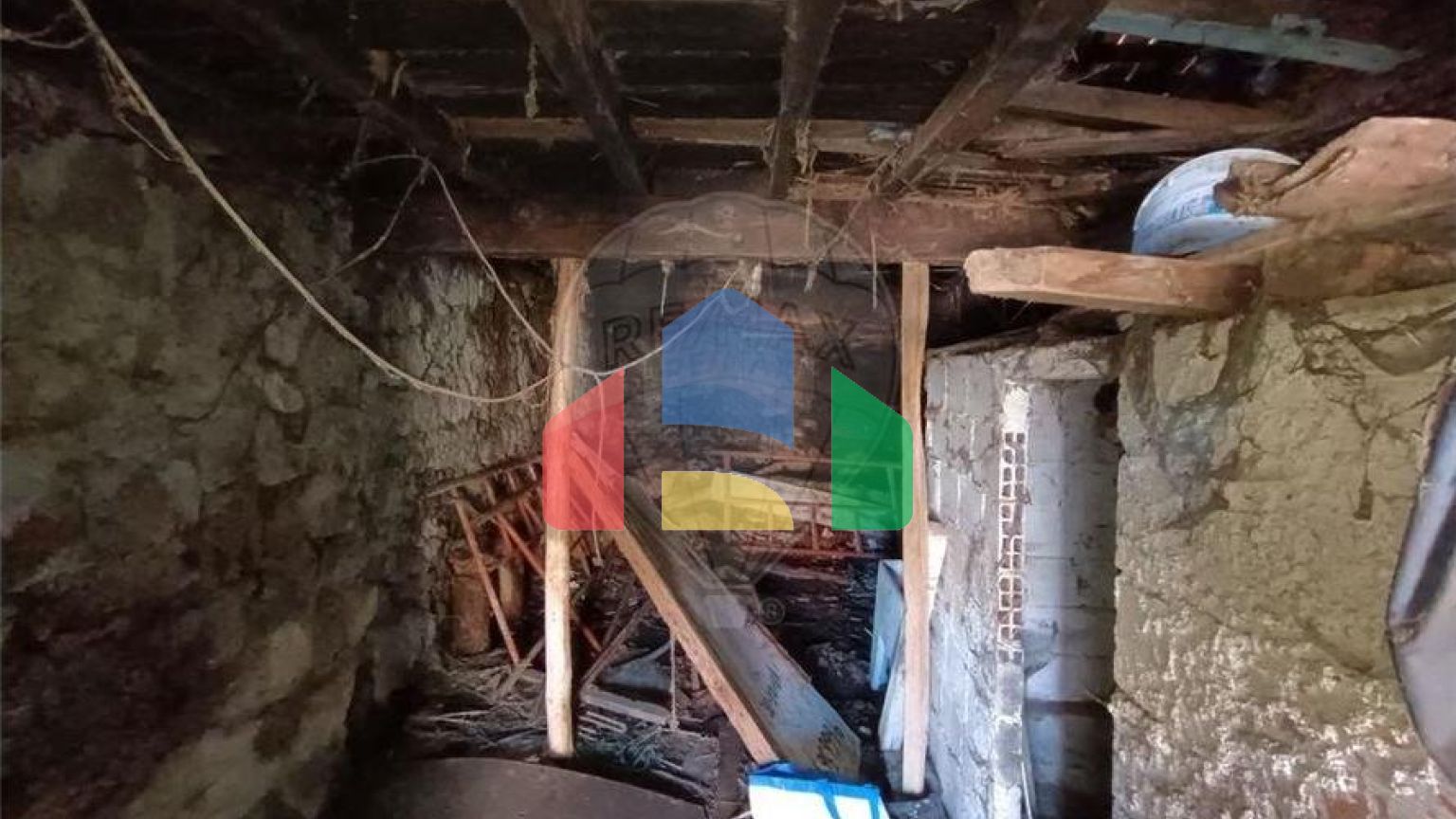 Residential - Single Family Home - T3 - Vale de Estrela, Guarda - PT