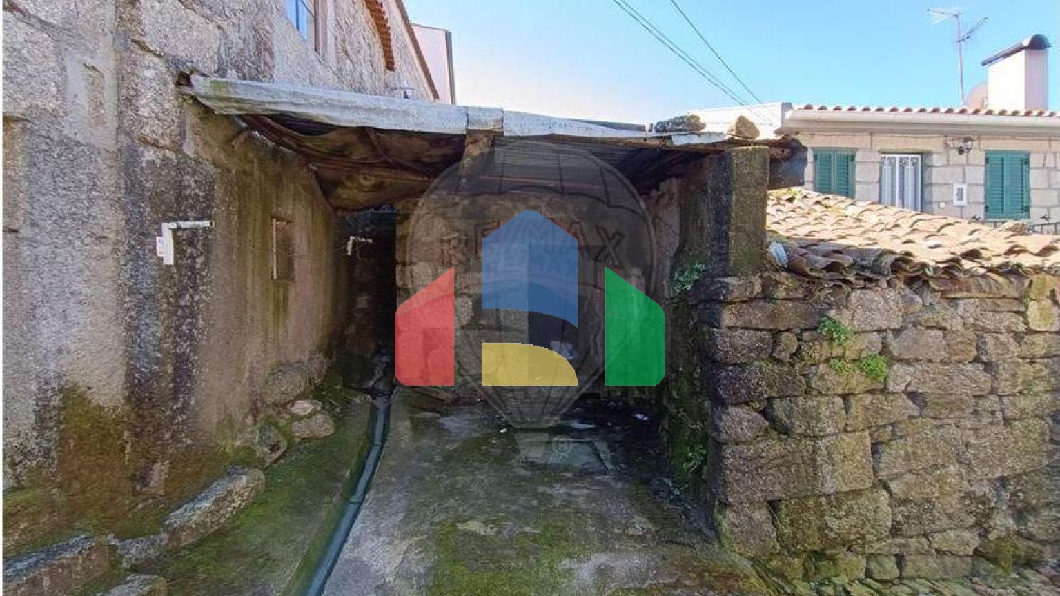 Residential - Single Family Home - T3 - Vale de Estrela, Guarda - PT