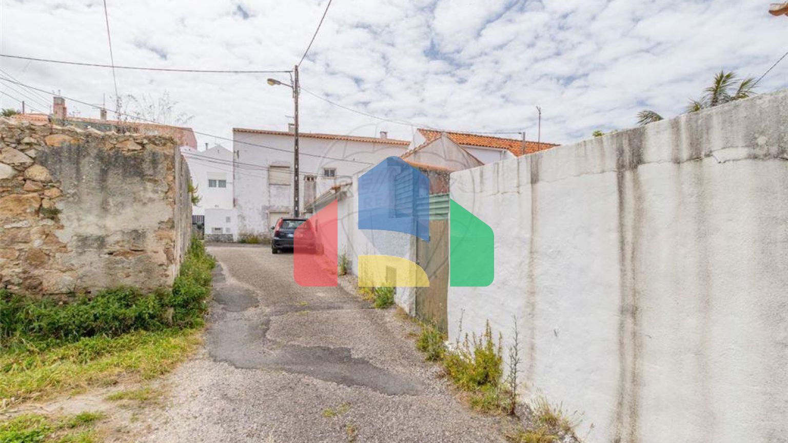 Residential - Single Family Home - T2 - Colares, Sintra - PT