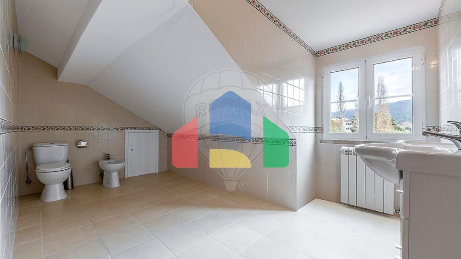 Residential - Single Family Home - T7 - Colares, Sintra - PT