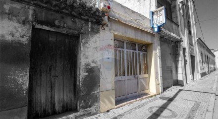 Residential - Single Family Home - T1 - Almeirim, Almeirim - PT