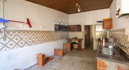 Residential - Single Family Home - T1 - Almeirim, Almeirim - PT