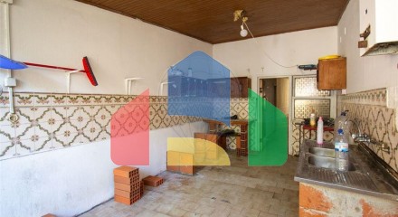 Residential - Single Family Home - T1 - Almeirim, Almeirim - PT