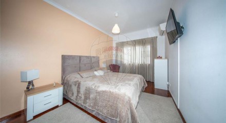 Residential - Single Family Home - T4 - Almeirim, Almeirim - PT