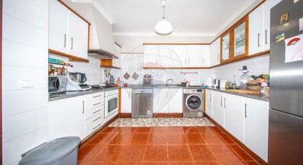 Residential - Single Family Home - T4 - Almeirim, Almeirim - PT