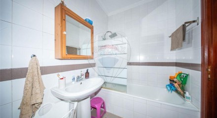 Residential - Single Family Home - T4 - Almeirim, Almeirim - PT