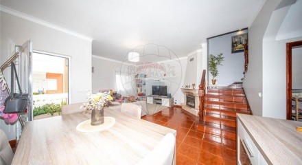Residential - Single Family Home - T4 - Almeirim, Almeirim - PT