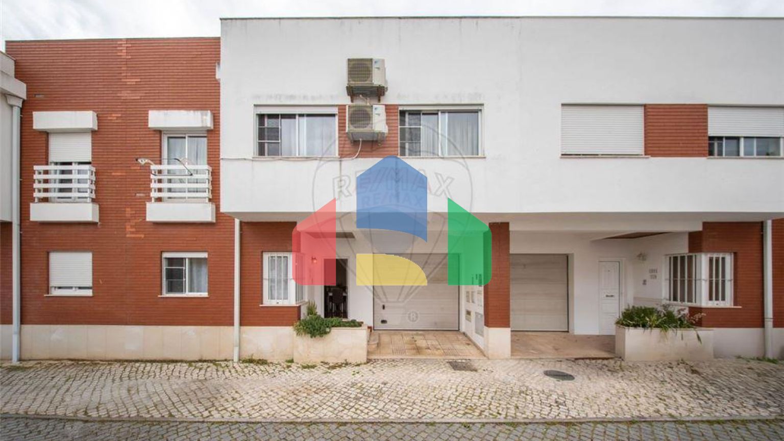 Residential - Single Family Home - T4 - Almeirim, Almeirim - PT