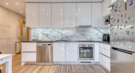 Residential - Condo/Apartment - T3 - Oliveira do Douro, Vila Nova de Gaia - PT