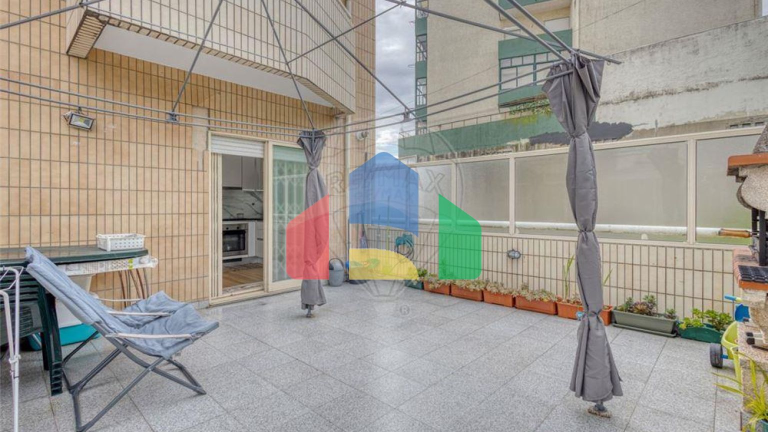 Residential - Condo/Apartment - T3 - Oliveira do Douro, Vila Nova de Gaia - PT