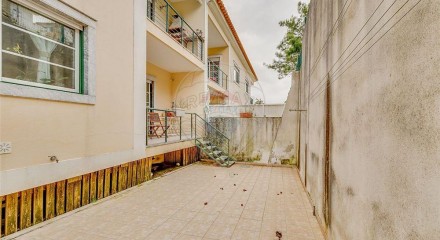 Residential - Condo/Apartment - T2 - Igreja Nova e Cheleiros, Mafra - PT