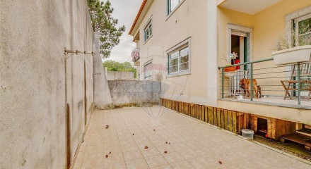 Residential - Condo/Apartment - T2 - Igreja Nova e Cheleiros, Mafra - PT
