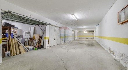 Residential - Condo/Apartment - T2 - Igreja Nova e Cheleiros, Mafra - PT