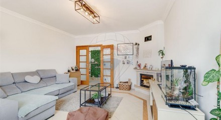 Residential - Condo/Apartment - T2 - Igreja Nova e Cheleiros, Mafra - PT