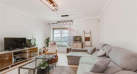 Residential - Condo/Apartment - T2 - Igreja Nova e Cheleiros, Mafra - PT