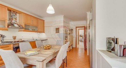 Residential - Condo/Apartment - T2 - Igreja Nova e Cheleiros, Mafra - PT
