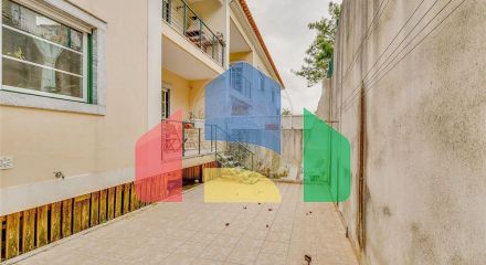 Residential - Condo/Apartment - T2 - Igreja Nova e Cheleiros, Mafra - PT