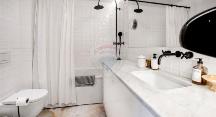 Residential - Condo/Apartment - T3 - Campo de Ourique, Lisbon - PT