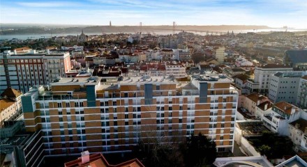 Residential - Condo/Apartment - T3 - Campo de Ourique, Lisbon - PT