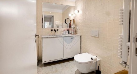 Residential - Condo/Apartment - T3 - Campo de Ourique, Lisbon - PT