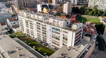 Residential - Condo/Apartment - T3 - Campo de Ourique, Lisbon - PT
