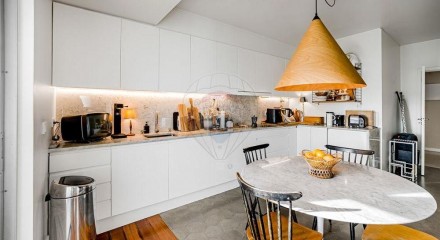 Residential - Condo/Apartment - T3 - Campo de Ourique, Lisbon - PT