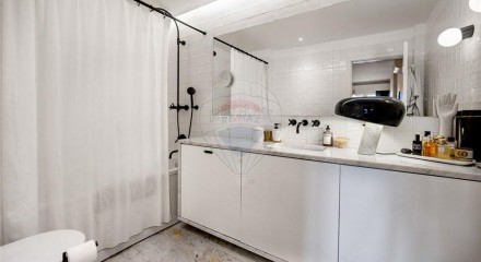 Residential - Condo/Apartment - T3 - Campo de Ourique, Lisbon - PT