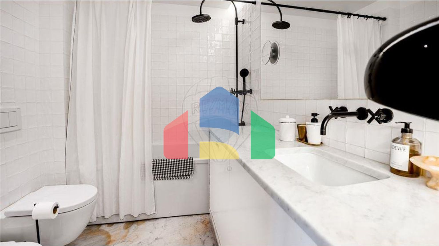 Residential - Condo/Apartment - T3 - Campo de Ourique, Lisbon - PT