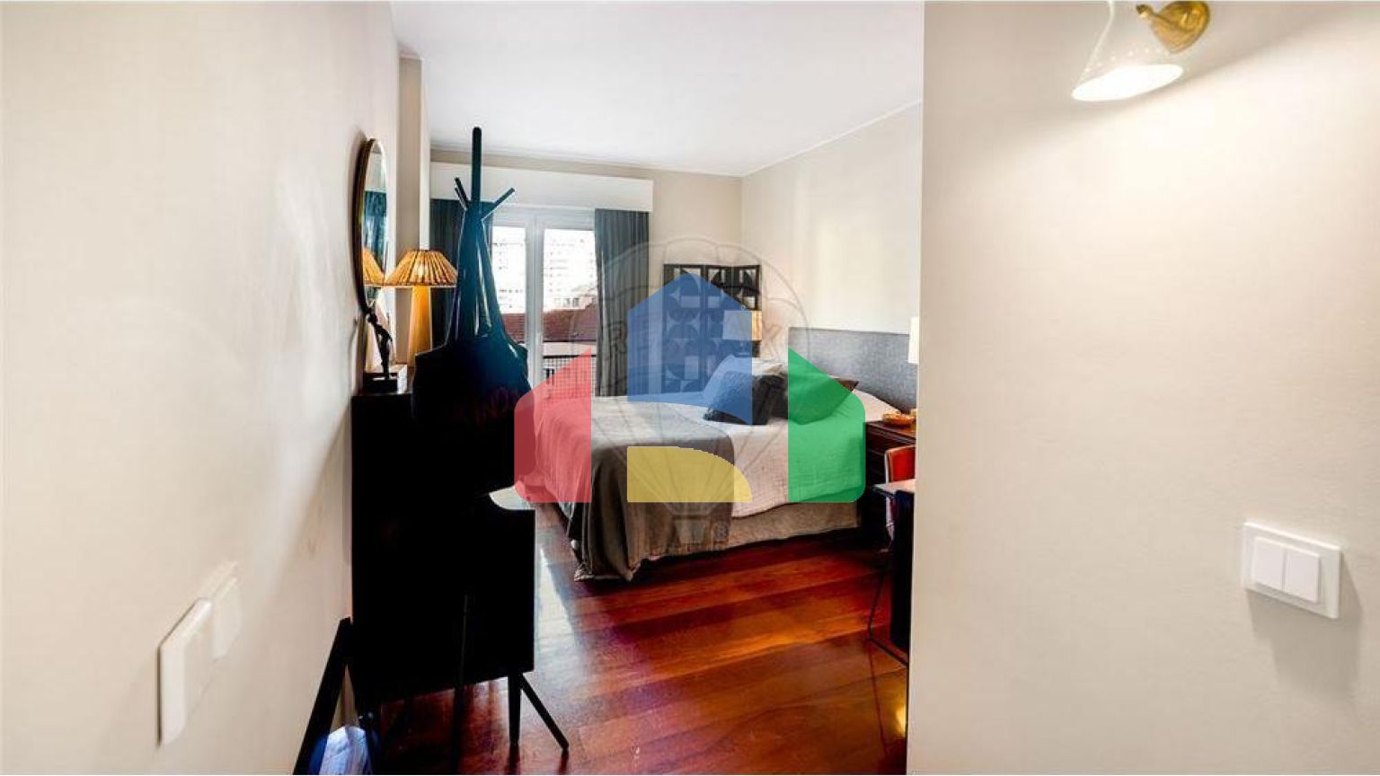 Residential - Condo/Apartment - T3 - Campo de Ourique, Lisbon - PT