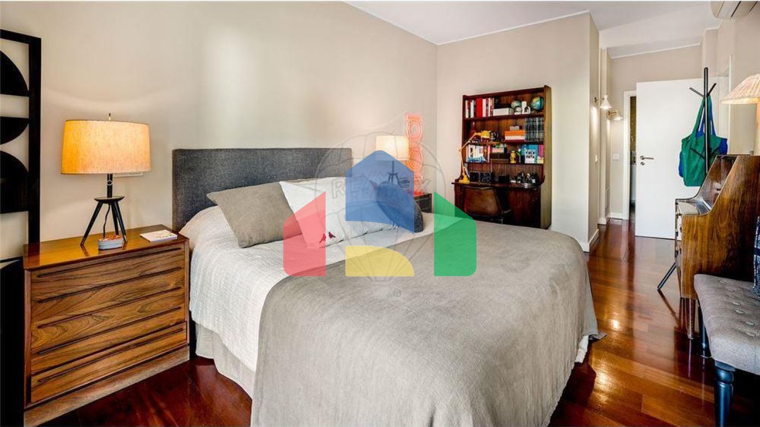 Residential - Condo/Apartment - T3 - Campo de Ourique, Lisbon - PT