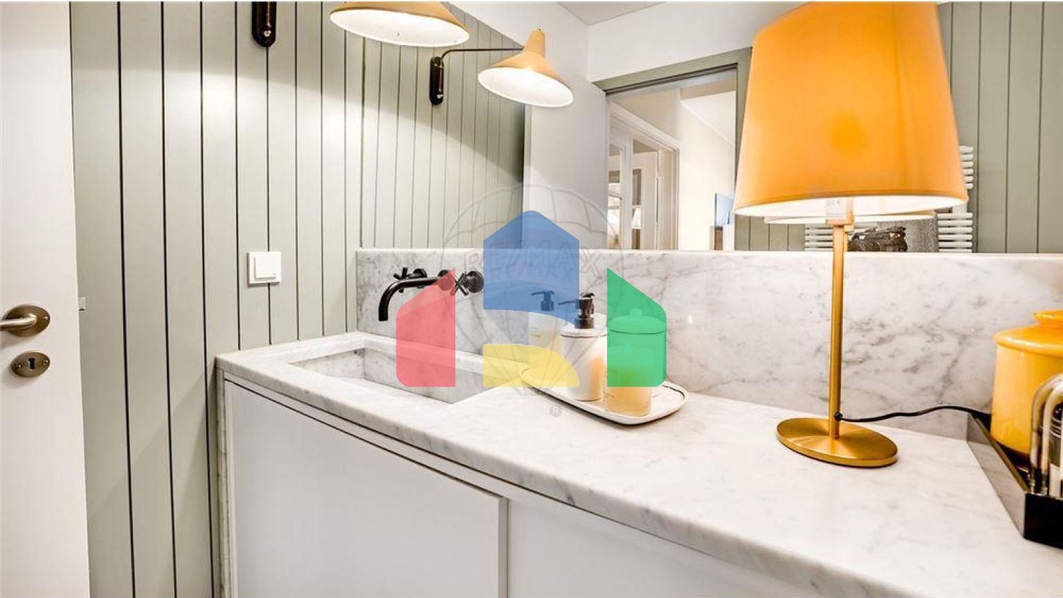 Residential - Condo/Apartment - T3 - Campo de Ourique, Lisbon - PT