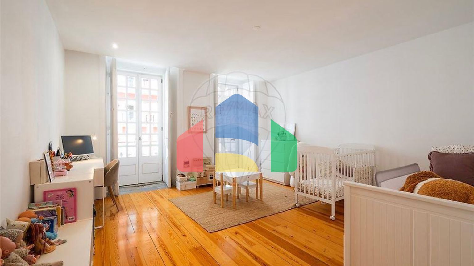 Residential - Condo/Apartment - T3 - Campo de Ourique, Lisbon - PT