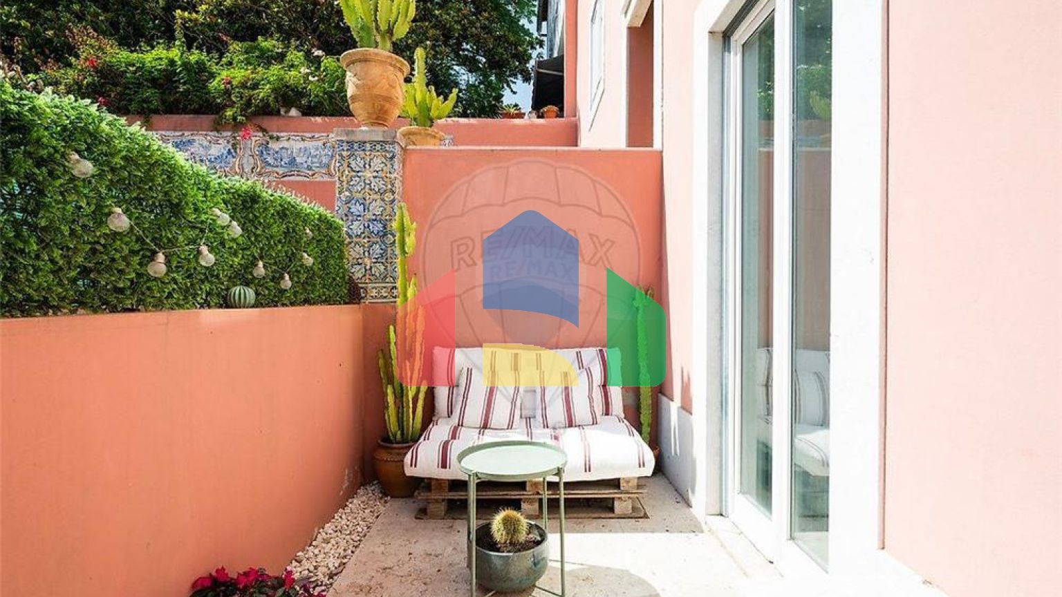 Residential - Condo/Apartment - T3 - Campo de Ourique, Lisbon - PT