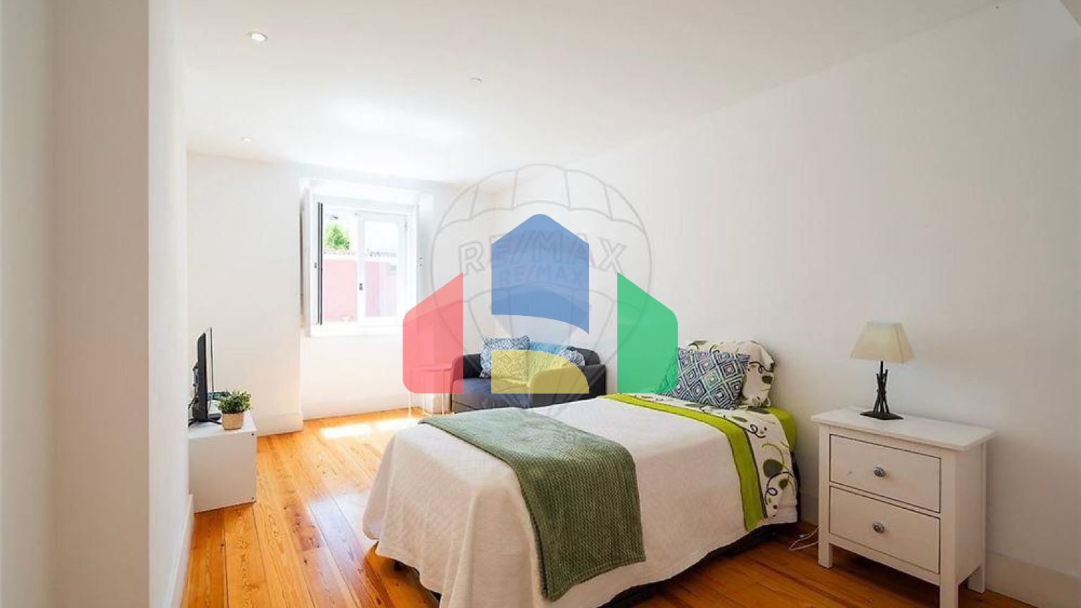 Residential - Condo/Apartment - T3 - Campo de Ourique, Lisbon - PT