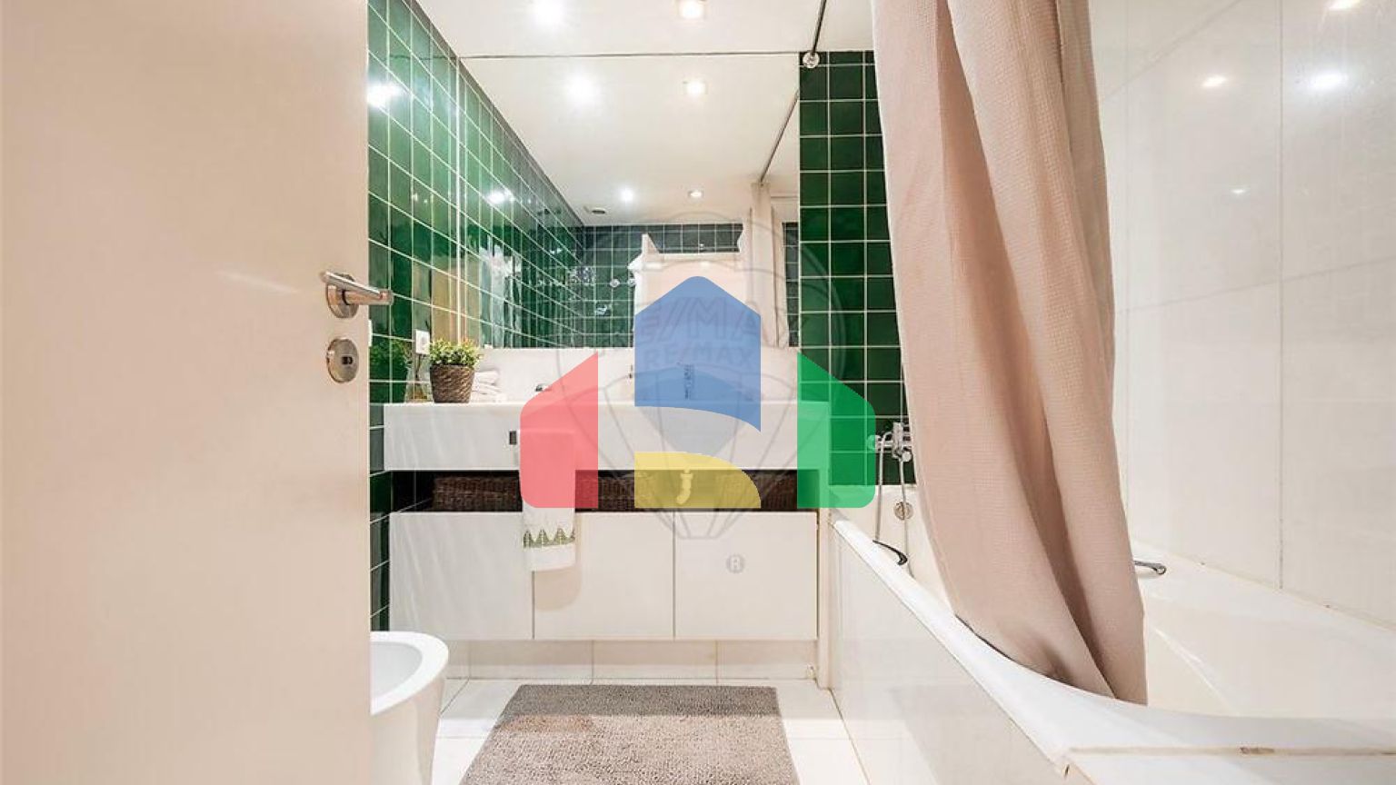 Residential - Condo/Apartment - T3 - Campo de Ourique, Lisbon - PT