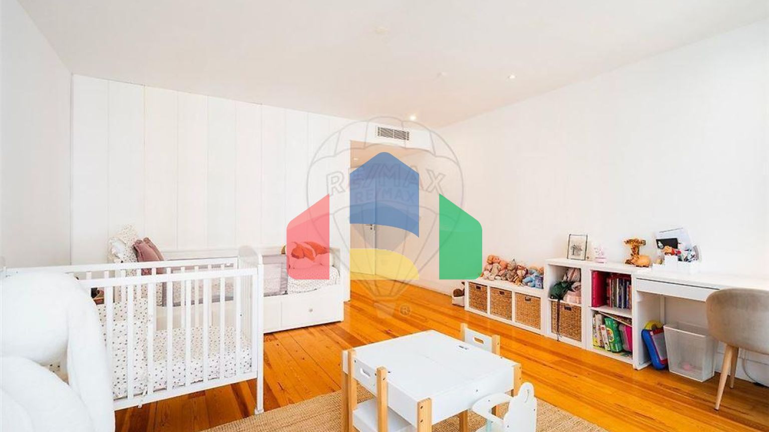 Residential - Condo/Apartment - T3 - Campo de Ourique, Lisbon - PT