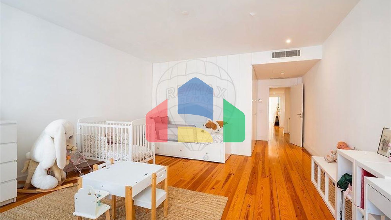 Residential - Condo/Apartment - T3 - Campo de Ourique, Lisbon - PT