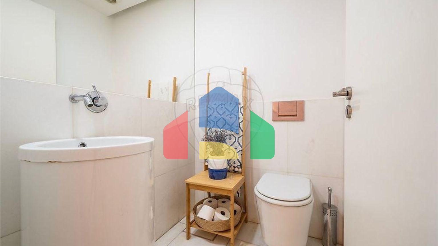 Residential - Condo/Apartment - T3 - Campo de Ourique, Lisbon - PT