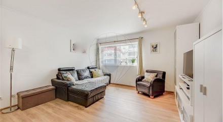 Residential - Condo/Apartment - T3 - Santa Clara, Lisbon - PT