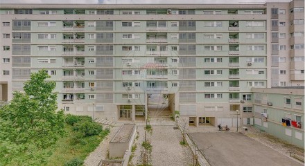 Residential - Condo/Apartment - T3 - Santa Clara, Lisbon - PT