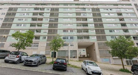 Residential - Condo/Apartment - T3 - Santa Clara, Lisbon - PT