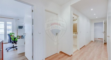 Residential - Condo/Apartment - T3 - Santa Clara, Lisbon - PT