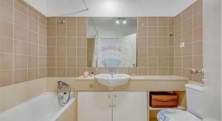 Residential - Condo/Apartment - T3 - Santa Clara, Lisbon - PT