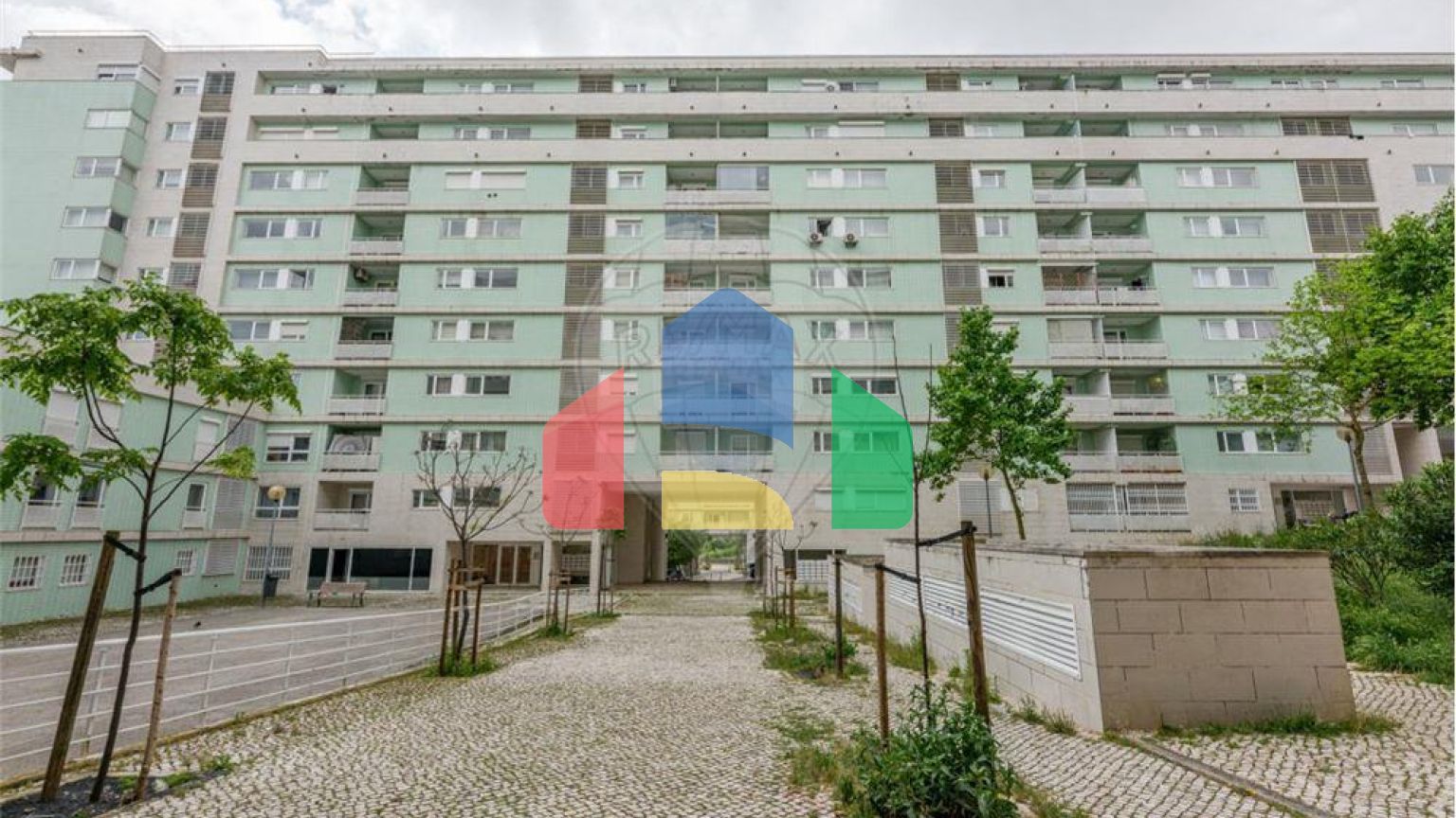 Residential - Condo/Apartment - T3 - Santa Clara, Lisbon - PT