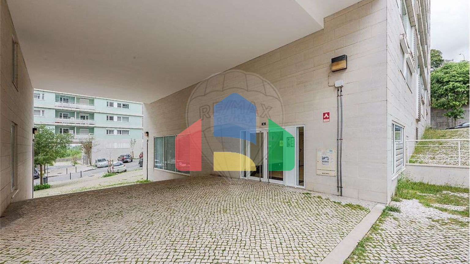 Residential - Condo/Apartment - T3 - Santa Clara, Lisbon - PT