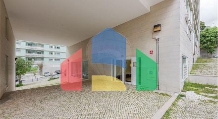 Residential - Condo/Apartment - T3 - Santa Clara, Lisbon - PT